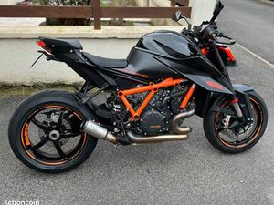 KTM 1290 SUPER DUKE R