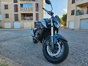SUZUKI GSR 750