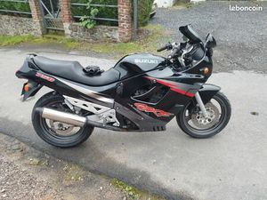 SUZUKI GSXF 750