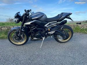 TRIUMPH STREET TRIPLE
