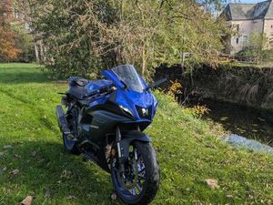 MOTO YAMAHA R7 A2