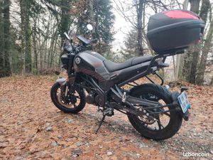 BENELLI LEONCINO 125 AVEC ACCESSOIRES