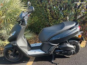 SCOOTER 50 CM³ PEUGEOT KISBEE 2T BLACK ÉDITION 2020