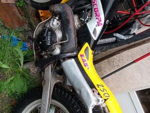 VEND OU ÉCHANGE MOTO TRIAL