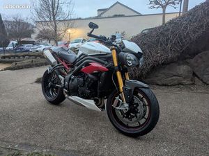 SPEED TRIPLE R 2016