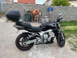 YAMAHA FZ6