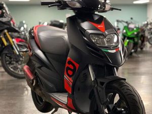 APRILIA SR MOTARD