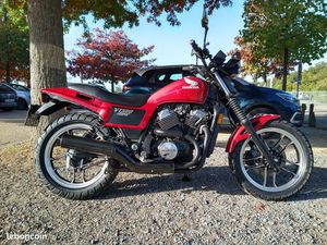 SUPERBE HONDA VT5OO ASCOT VT 500 VT500FT FLAT TRACK
