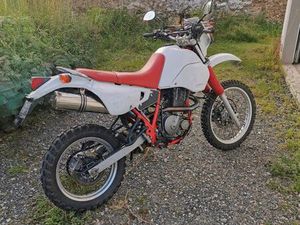 SUZUKI DR 650 1993 – ENTRETIEN À JOUR – JANTES SUPERMOTARD