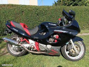 MOTO 750 GSXF ANNÉE 2000