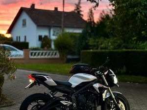 STREET TRIPLE 660S A2