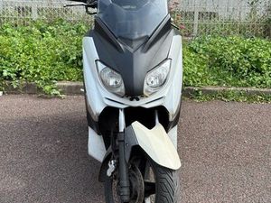 YAMAHA XMAX 125