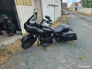 HARLEY-DAVIDSON ROAD GLIDE