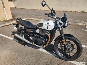 MOTO TRIUMPH STREET TWIN
