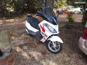 SCOOTER APRILIA ATLANTIC 300 VEND OU ÉCHANGE