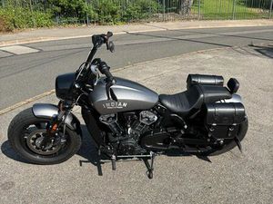 INDIAN SCOUT BOBBER 2022 – 1 750 KM – ÉTAT NEUF – VANCE & HINES – ÉQUIPÉE + PIÈCES D’ORIGINE