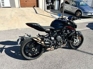 MAGNIFIQUE MV AGUSTA BRUTALE 800R / 4200KM 35KW 35 KW A2