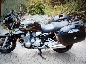 YAMAHA XJR 1300