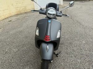 VENDS VESPA 300 GTS DE 2020