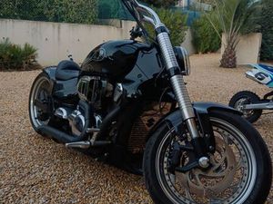 SUZUKI 1800 INTRUDER SHOW BIKE GROS PNEU 300