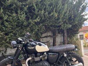 TRIUMPH BONNEVILLE T100 BAAK