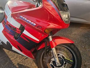 CBR 1000 F