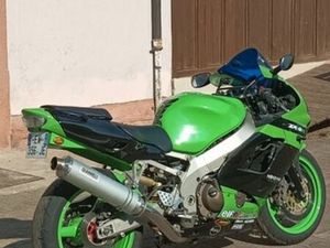KAWASAKI NINJA ZX9R