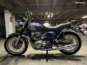 KAWASAKI W800 BLEU METALLIC NOCTURNE FAIBLE KILOMÉTRAGE