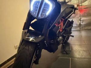 KTM DUKE 125 ÉTAT IRRÉPROCHABLE