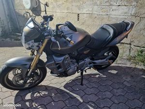 MOTO HONDA HORNET 600