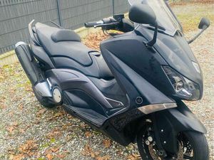YAMAHA TMAX