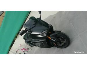 YAMAHA T MAX TECH MAX 560 BLACK MAT