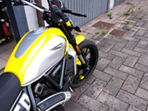 DUCATI SCRAMBLER 800