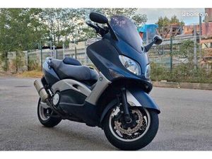 T-MAX 2008 + PIÈCES DE KIT NEUVES