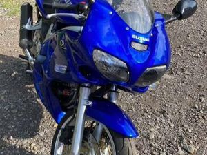 ② SUZUKI SV650S 17700 KM VEND OU ÉCHANGE