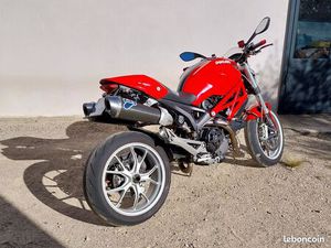 DUCATI 1100 MONSTER