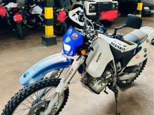 MOTO ENDURO YAMAHA 600