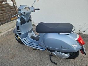 VESPA 300 GTS SUPER TECH 2022