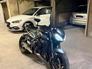 TRIUMPH STREET TRIPLE 765 RS 2023