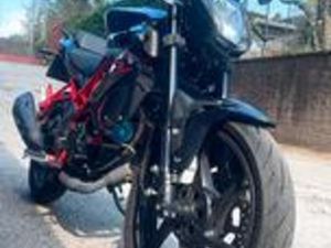 BENELLI BN 125 (2023) - SOLO 11.000 KM, PARI AL NU