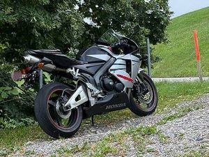 HONDA CBR 600 RR 2005 CANTON SAINT-GALL -