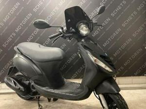 PIAGGIO ZIP 4T 2V 2017 | 1E EIGENAAR! | SP-KAPPEN — SCOOTERS | PIAGGIO — MARKTPLAATS