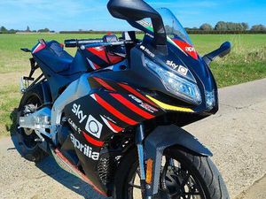 ② RÉPLIQUE DU MOTEUR APRILIA RS125 GP À PEINE 3100 KM