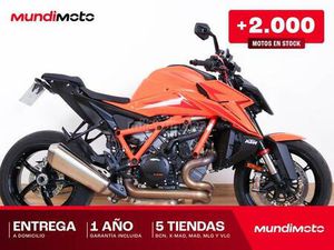KTM - 1390 SUPER DUKE