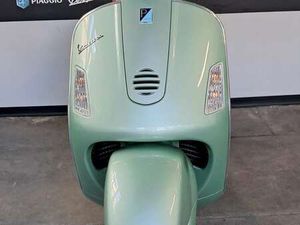VESPA GT 200 VERDE