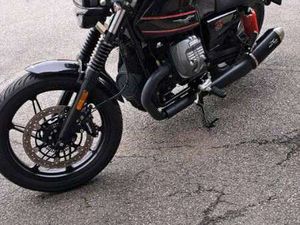 V7 STONE SPECIAL EDITION 2023