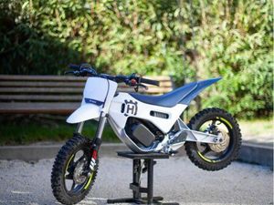 MOTO HUSQVARNA EE 2 EE2
