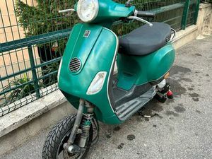 VESPA LX 50 2T REFAIT QUASIMENT NEUF