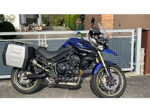 TRIUMPH TIGER 800