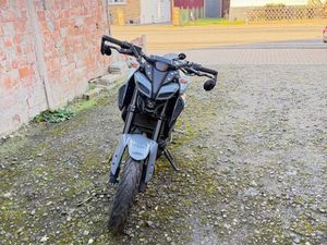YAMAHA MT- 125